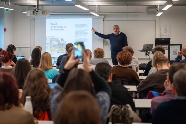 Dr Rami Nasrallah, from University College London infront of class